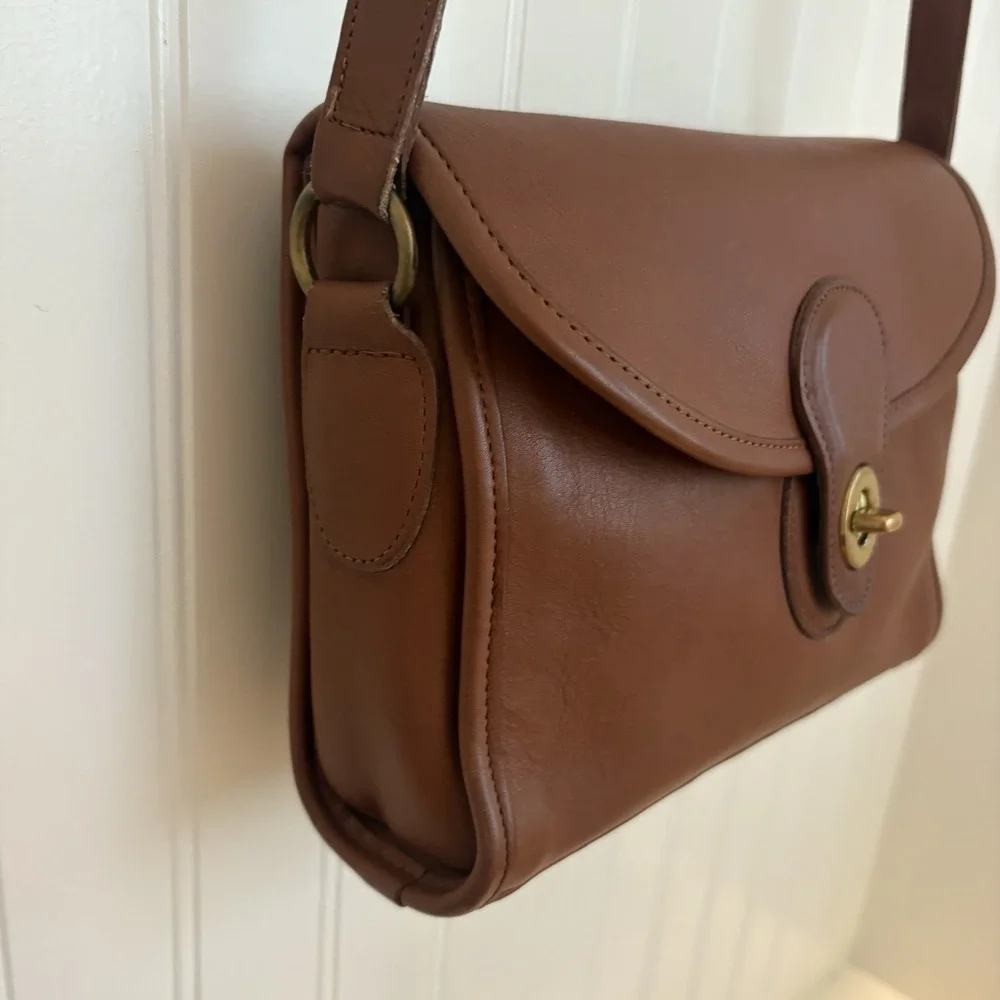 COACH Vintage Devon Crossbody Luxury British Tan Leather Shoulder Bag 9908